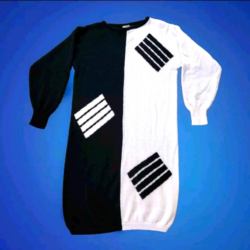 VTG Geometric Colorblock Sweater Dress Size 11/13 Colors Black and White